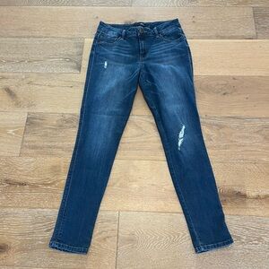 1822 Denim Women's Skinny Jeans in Dark Wash with Distressed Details